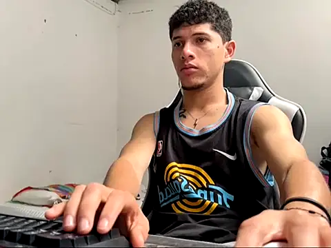Show de Edward_2709 na webcam