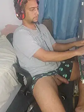 הופעת וובקאם של lzinrj