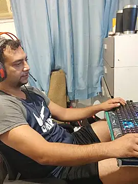 הופעת וובקאם של lzinrj