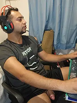 Show modela lzinrj na web-kameri