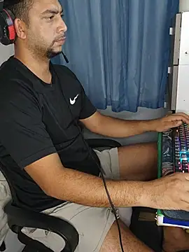 Show modela lzinrj na web-kameri