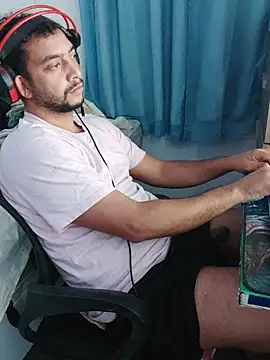 Show modela lzinrj na web-kameri
