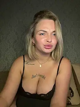 EvaDelicious_'s Live XXX Chat