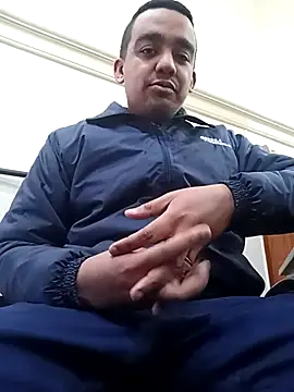 morenogostoso29 网络视讯表演