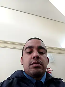 Show de morenogostoso29 na webcam