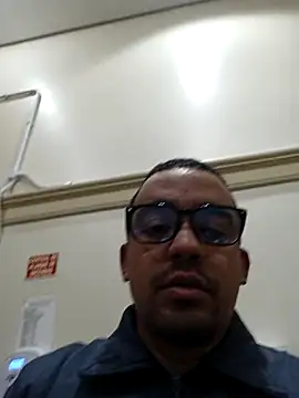 Show de morenogostoso29 na webcam