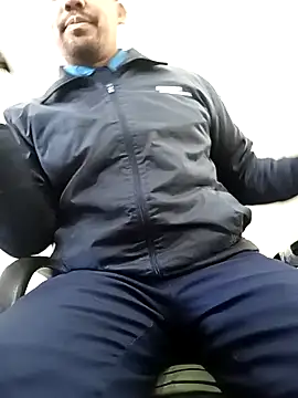 Webkamerová show morenogostoso29