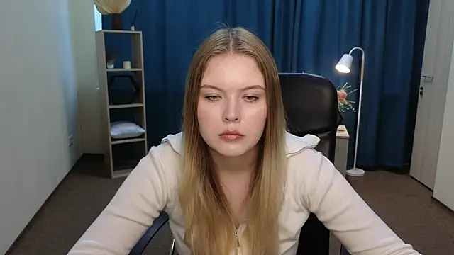 HortensiaHall's Live XXX Chat