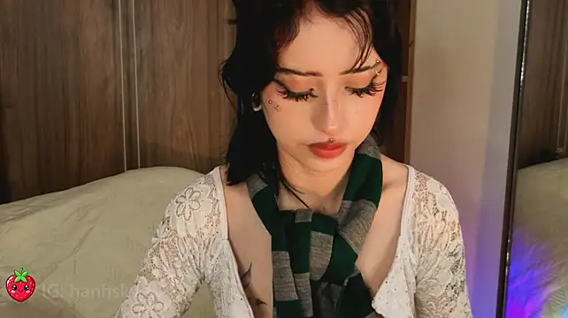 צ'אט XXX בשידור חי של HannahSky_