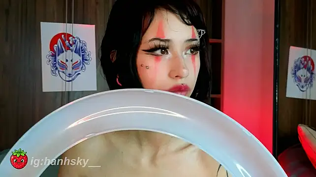HannahSky_ Adlı Modelin Canlı XXX Sohbeti