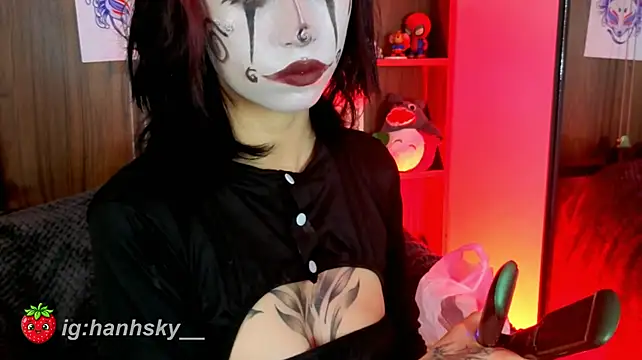 HannahSky_ Adlı Modelin Canlı XXX Sohbeti