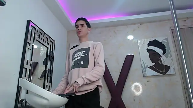 GOLDEN_BOSS Webcamshow