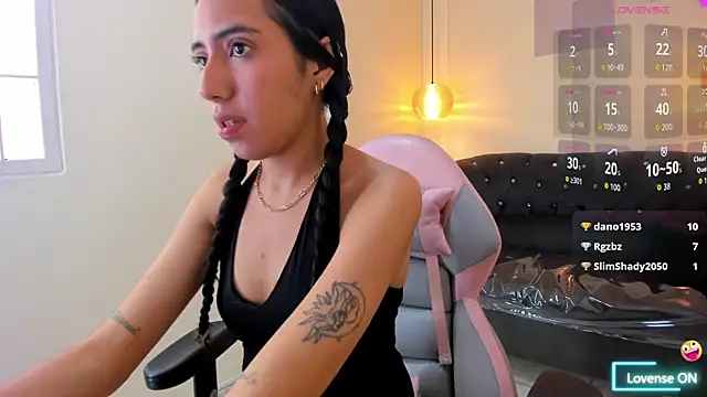 Nicole_jade Chat XXX in diretta
