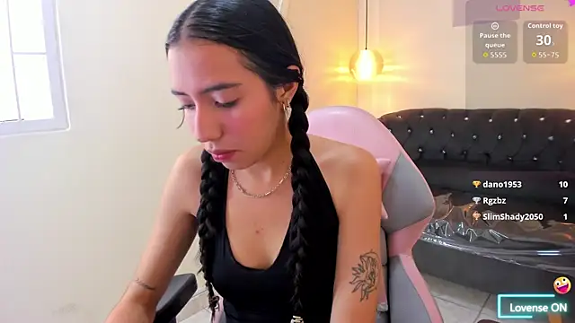 Chatroom XXX en direct de Nicole_jade