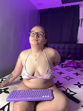 Show modela Annie_and_Raveenn na web-kameri