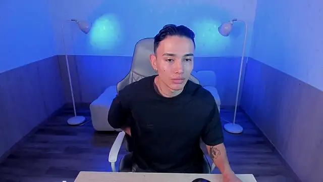 Вебкам-шоу kev_cass