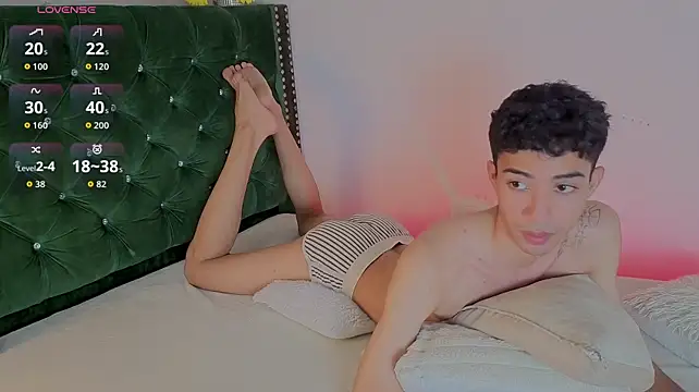Adriann_voss Adlı Modelin Web Kamerası Şovu