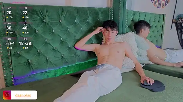 Adriann_voss 网络视讯表演
