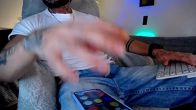 monnojonnes webkamerás műsora