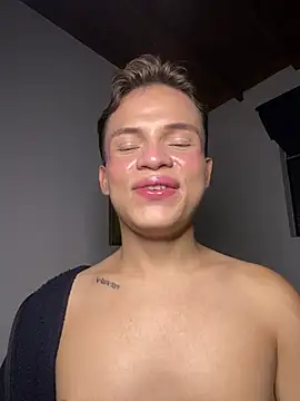_Leo_Boy Webcam-Show