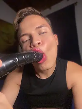 Show modela _Leo_Boy na web-kameri