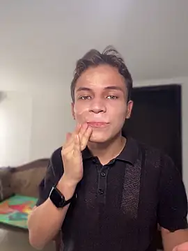_Leo_Boy Webcam-Show
