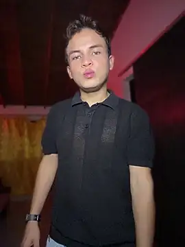 _Leo_Boy Webcam-Show