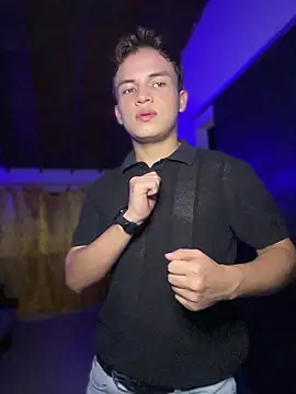 _Leo_Boy webcam show
