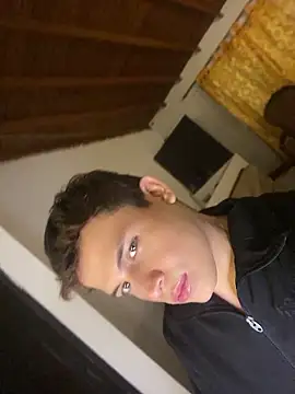 הופעת וובקאם של _Leo_Boy