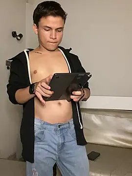 _Leo_Boy webcam show