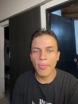 Show modela _Leo_Boy na web-kameri