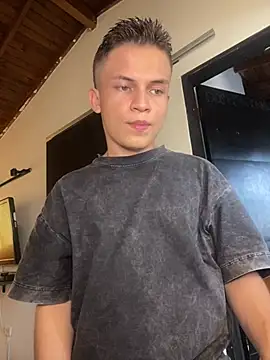הופעת וובקאם של _Leo_Boy
