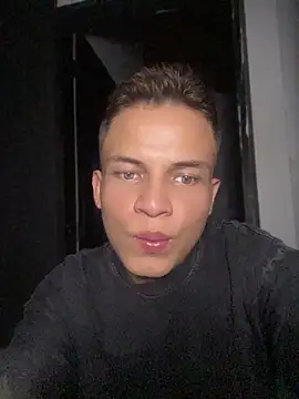 Show modela _Leo_Boy na web-kameri