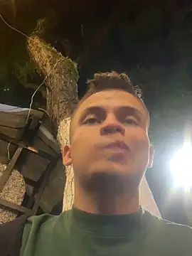 _Leo_Boy Show in webcam