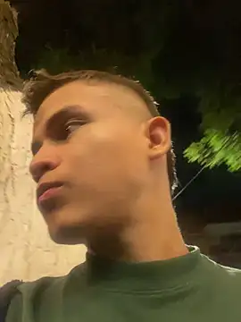 _Leo_Boy Pertunjukan Webcam