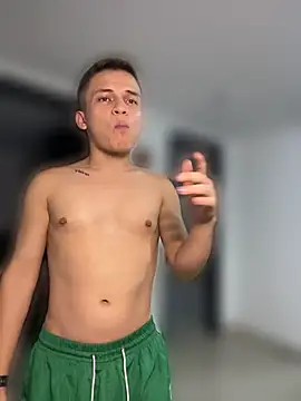 _Leo_Boy Adlı Modelin Web Kamerası Şovu