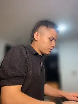 _Leo_Boy Pertunjukan Webcam