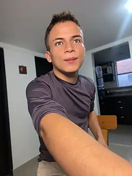 _Leo_Boy Show Webcam