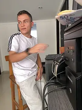 _Leo_Boy Show Webcam