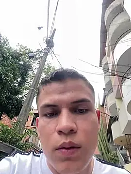 Pokazy przed kamerką – _Leo_Boy