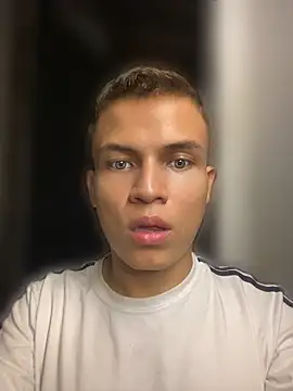_Leo_Boy Adlı Modelin Web Kamerası Şovu
