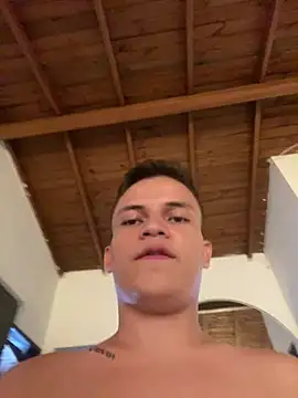 _Leo_Boy Adlı Modelin Web Kamerası Şovu
