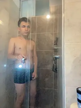 _Leo_Boy Webcam Show