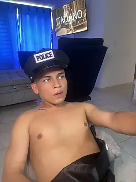 _Leo_Boy Adlı Modelin Web Kamerası Şovu