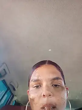 XXX chat uživo modela sillerzinha