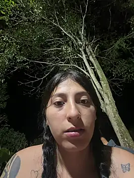 Trebol_444 Adlı Modelin Canlı Sohbet Odası