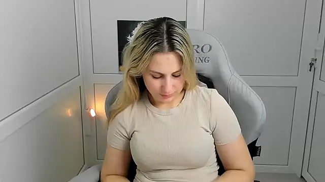 MissLunariaa – webcam-show