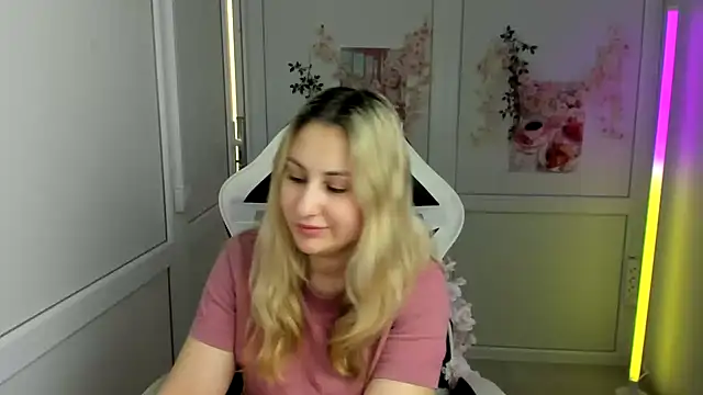MissLunariaa Show in webcam