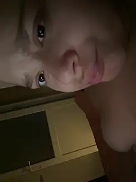 BellaVibesweet Webcam show