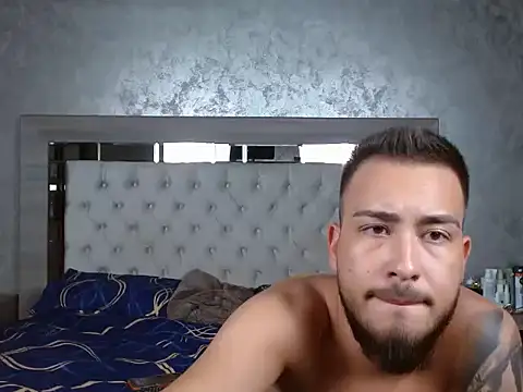 marcodeluxee's Webcam Show